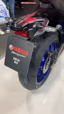 Yamaha R9 2025