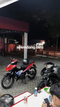 Selendang Biru slomo