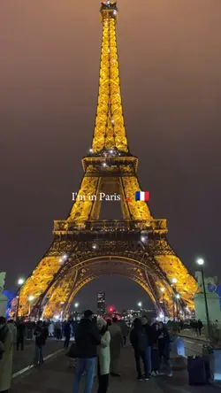 I'M IN PARIS