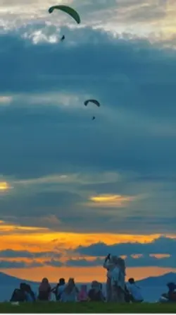 Paragliding sunset 