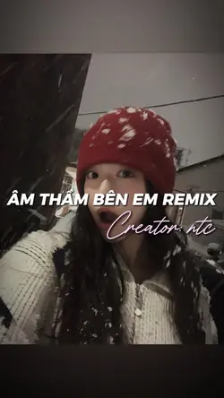 Âm Thầm Bên Em