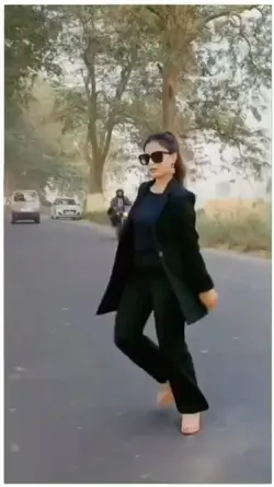 woman dancing
