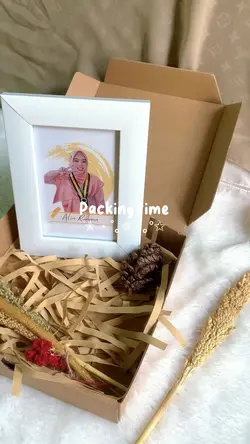 Packing or unboxing