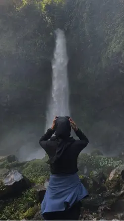 slowmo in waterfall