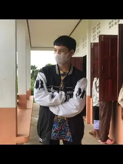 ໄຫມ່ໆ
