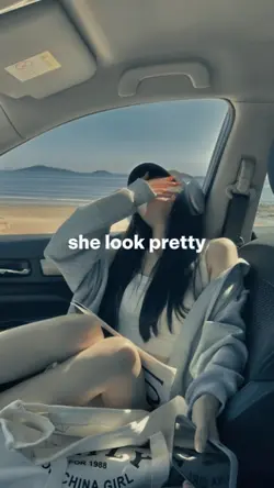She look pretty with