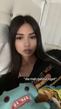 dia mah gabisa joget