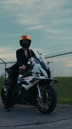 Moto girl