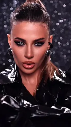 Gorgeous🖤🖤
