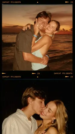 couple scroll 