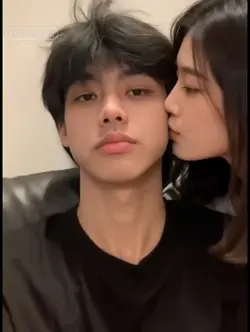 kiss girlfriend ai