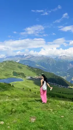 जो मान्छे आफ्नो हुन