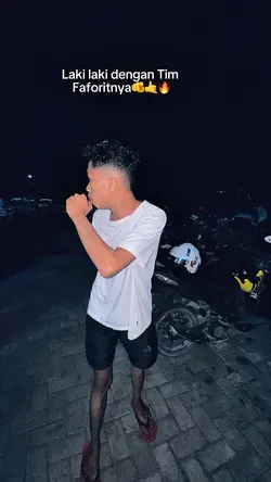 Laki laki dengan tim