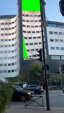 Greenscreen building