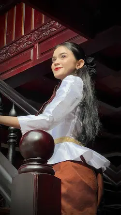 យប់យន់ស្ងាត់ឈឹង