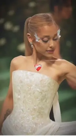 ARIANA GRANDE 🤍