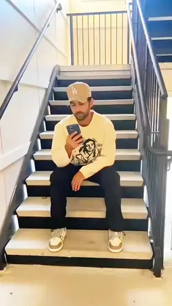 PHONE TRAVEL OVERLAY