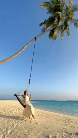 BEACH SLOWMO 