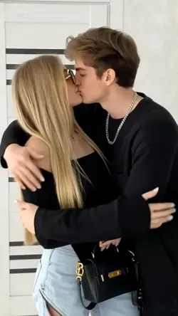 Kiss Boyfriend Ai 