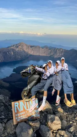 naik gunung