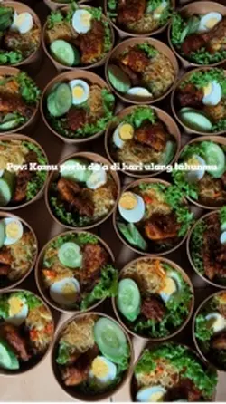 Bagi-bagi makanan