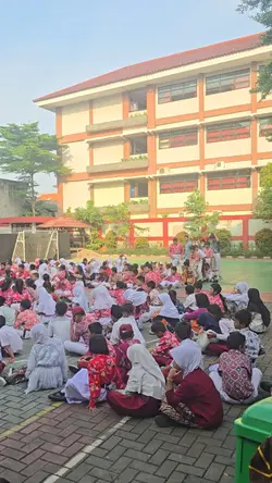 Semarak Hardiknas