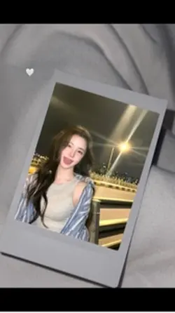 POLAROID