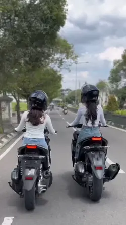 motoran with bestie