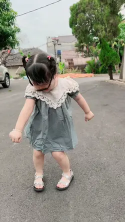 funny dancing kids