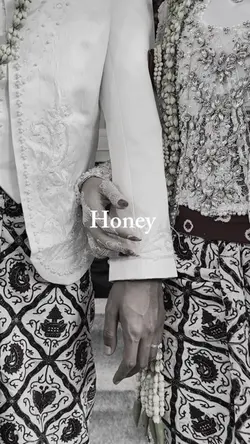 Hold me love me 
