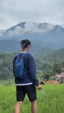 SIAPA MEREBUT SERI