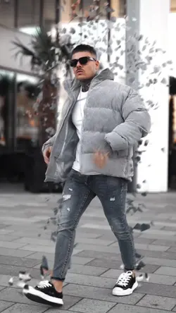 KING IS BACK 