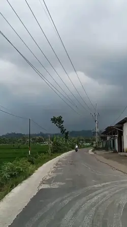 prank nyanyi  