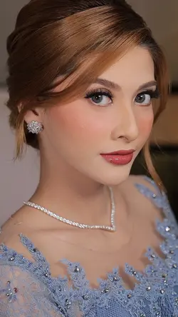 Medium Make Up