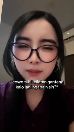 Cowok lagi nyetir