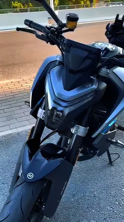 Birilili babyy/Moto
