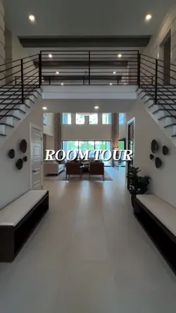 ROOM TOUR