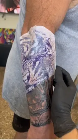 Tatuando 