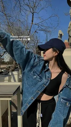 happy girlfriend day