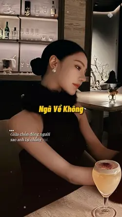 Giữa chốn đông người