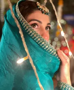tujhe Kitna chahane 