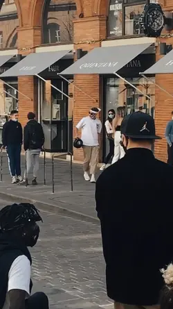 1 video + 7 foto