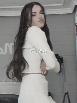 RUNWAY WALK