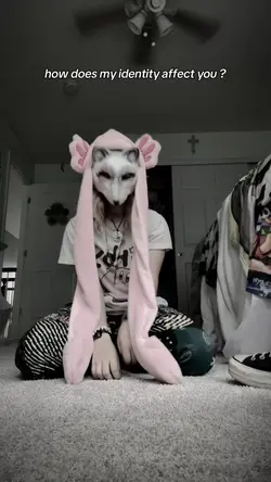 <33