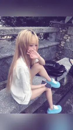 1 ẢNH + MÀU 