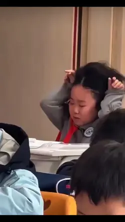Vò đầu bứt tóc