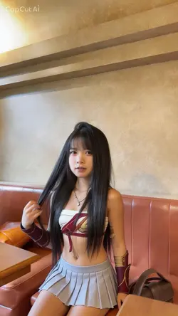 Mẫu Thay Đồ FiFai