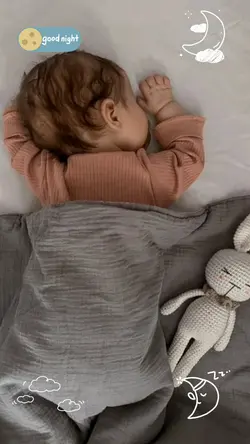 bayi tidur lucu