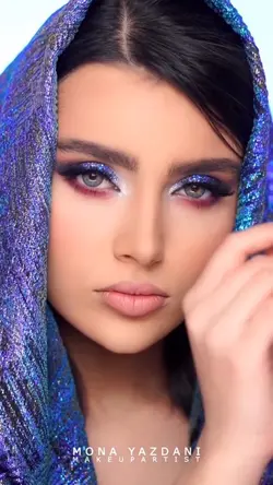 MAKE UP