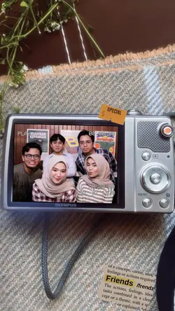 Digicam with bestie